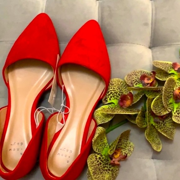 a new day Shoes - NEW! Sz 9 Red Exposed Side Flat Shoes…